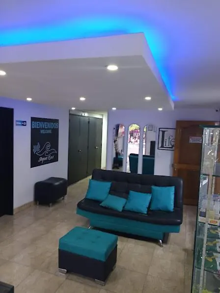 Hotel Aqua Lux Медельин