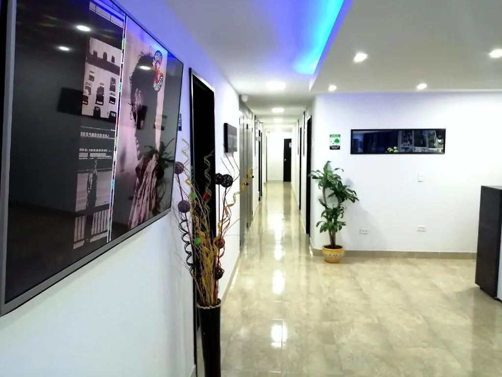 Hotel Aqua Lux 메딜린